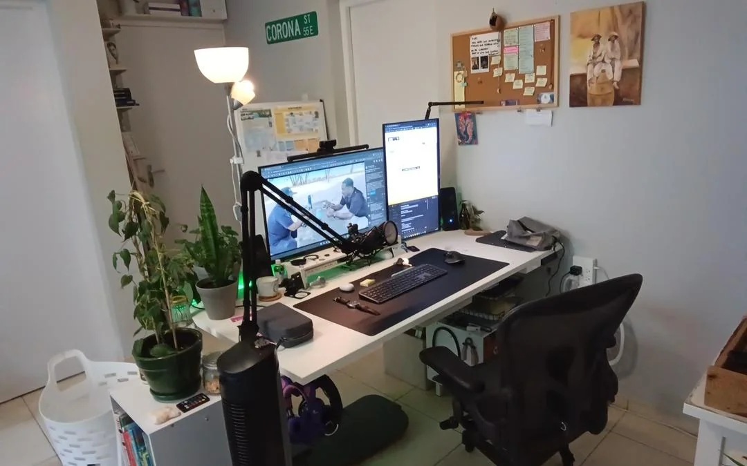 How to Ship Desks: Executive