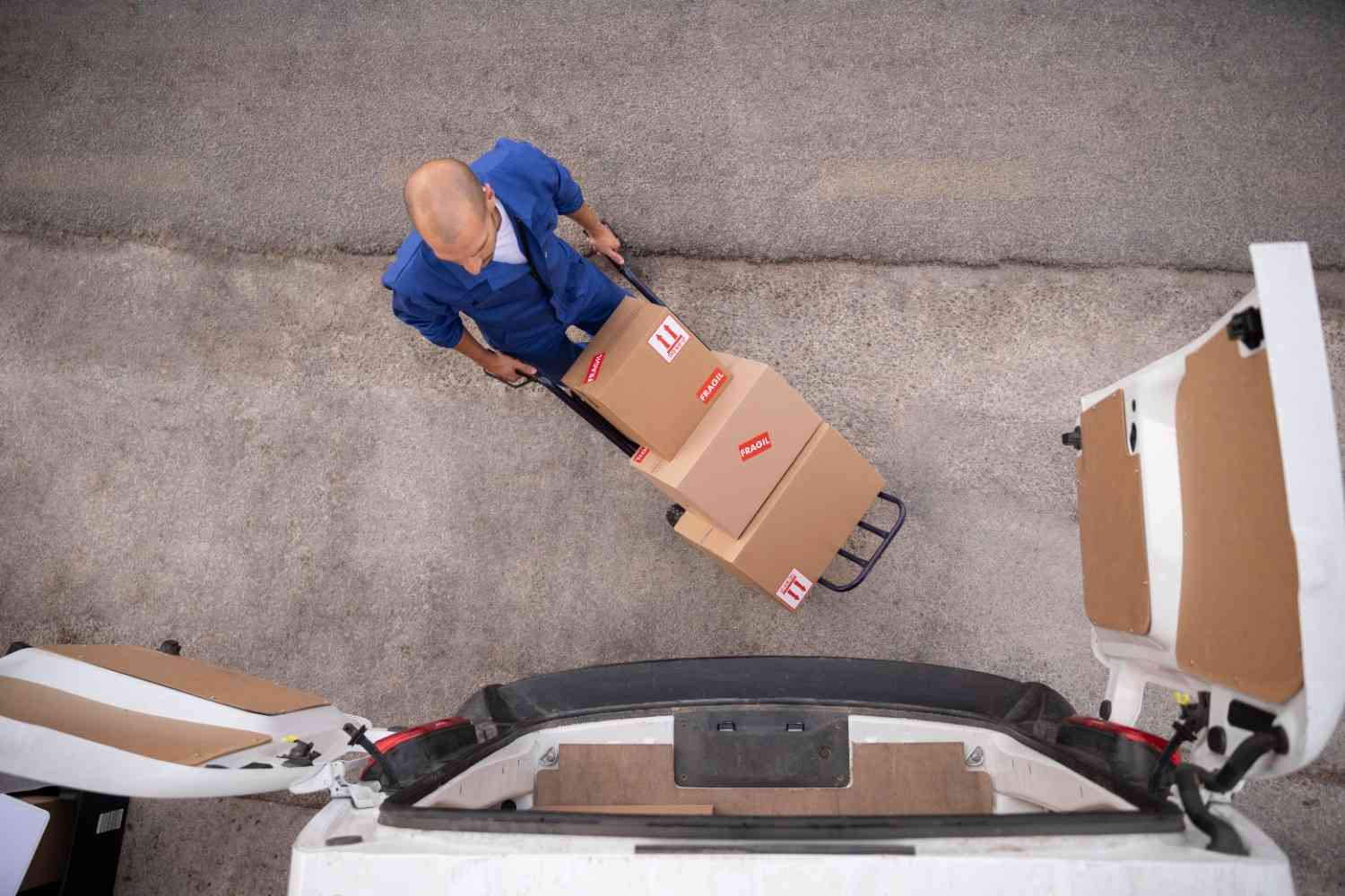 Small Movers LA: 7 Signs You Need a Partial Load Service (Not a Full Moving Truck)